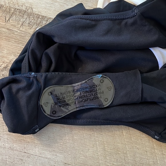 Meet Curve Swimsuit - Picture 5 of 6